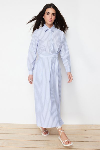 Trendyol Modest Blaues, geknöpftes, gestreiftes, gewebtes Hemdkleid TCTSS24EB00078