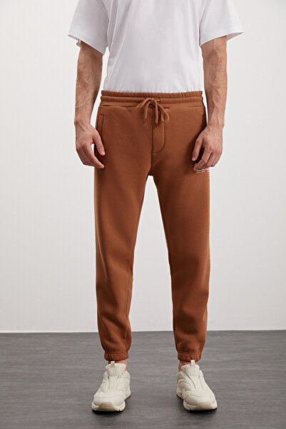 GRIMELANGE Ανδρικό παντελόνι Bernon με μαλακό ελαστικό στενό πόδι με τρεις τσέπες από οργανικό βαμβάκι ανοιχτό καφέ