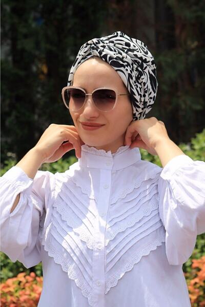 tessetür Bone diyarı Boneta etnică cu model de căpșuni - Model gata