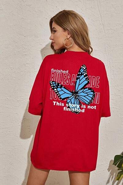 Unique تي شيرت كبير الحجم بطبعة فراشة