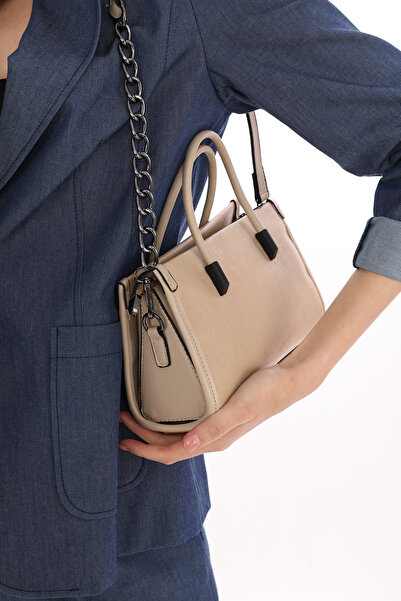 Piedra Бежева атласна тканина, ручна робота, довгі плечові ремінці, простора,...