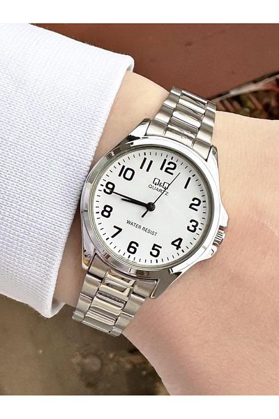 Q&Q Women's Metal Cord Wristwatch