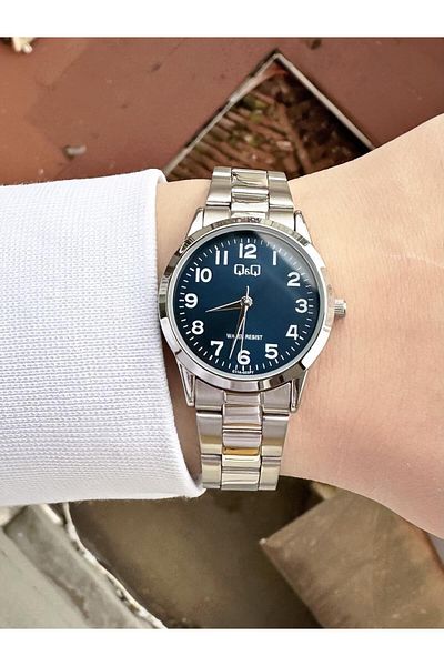 Q&Q Women's Metal Cord Wristwatch