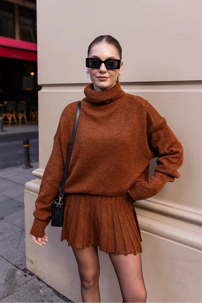 Laluvia Csempe hajtogatott szoknya garbós pulóver kötöttáru szett