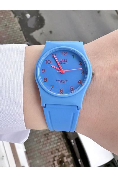 Q&Q Women's Waterproof Plastic Cord Wristwatch