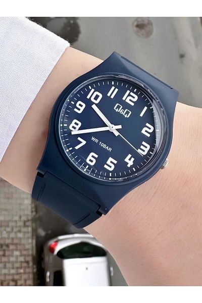 Q&Q Women's Waterproof Plastic Cord Wristwatch
