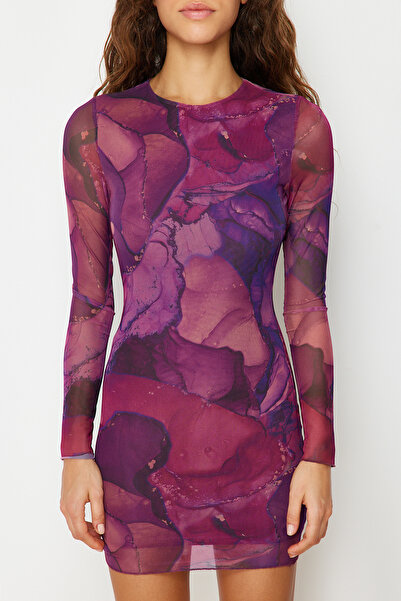 Trendyol Collection Többszínű, nyomott tüllbe illeszkedő, rugalmas mini kötött ruha TWOAW24EL00135