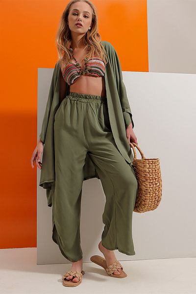 Trend Alaçatı Stili Khakifarbenes Damen-Doppelset aus gewebter Hose und Jacke mit Beinschlitz ALC-752-001