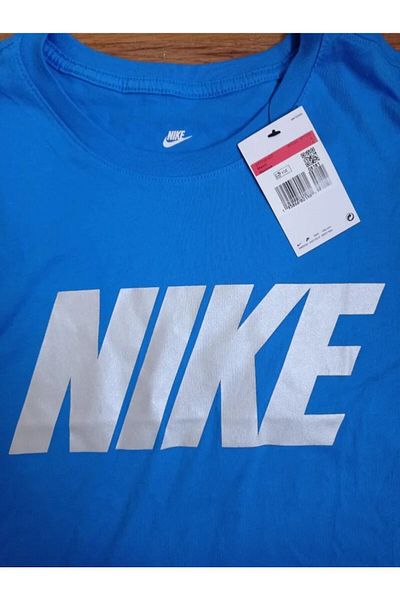 Nike تي شيرت أزرق مطبوع بأكمام قصيرة