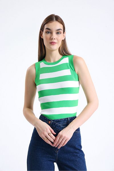 Jose Clothing Bluză din tricot cu mânecă zero cu dungi cu gât turnu pentru femei