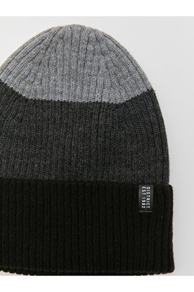 LC Waikiki Baret z úpletu pro muže s barevným potištěným štítkem