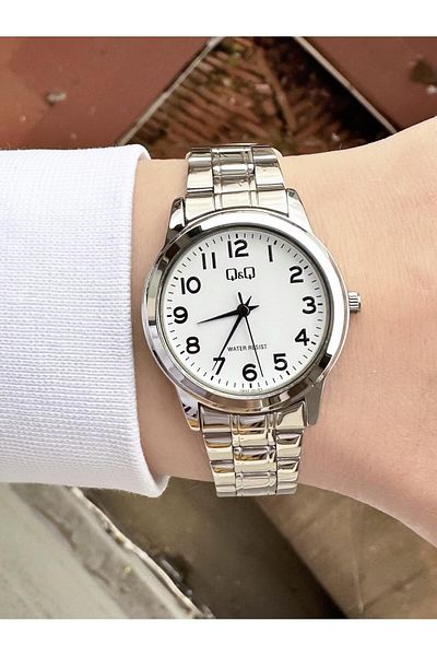 Q&Q Women's Metal Cord Wristwatch