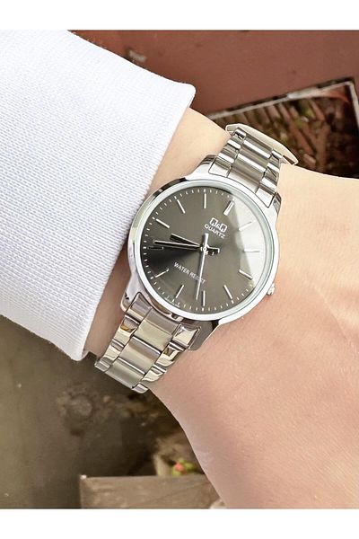 Q&Q Women's Metal Cord Wristwatch