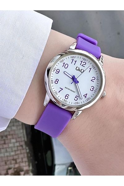 Q&Q  Women's Plastic Cord Wristwatch