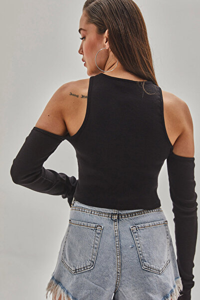 Bianco Lucci Dámská žebrovaná halenka s nízkým střihem na ramenou60121001