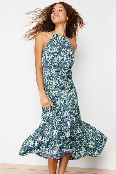 Trendyol Collection Πράσινο εμπριμέ σκέιτερ/λαιμόκοψη με ραβδώσεις ελαστικό πλεκτό μάξι φόρεμα TWOSS24EL00418
