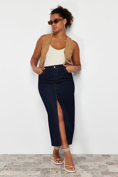 Trendyol Curve Dark Blue Slit Maxi Denim Skirt TBBSS24AZ00046