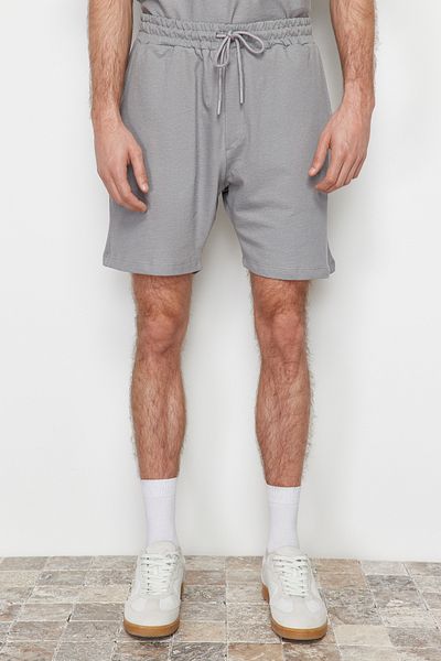 Trendyol Collection Hochwertige strukturierte Shorts aus 100 % Baumwolle in Grau – TMNSS23SR00035