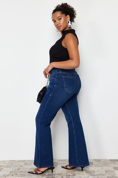 Trendyol Curve Blaue Jeans mit hoher Taille und bequemer Nähte und ausgestellter Passform TBBSS24CJ00003