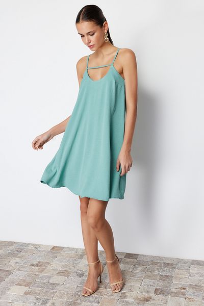 Trendyol Collection Μίνι υφαντό φόρεμα πράσινου, χαλαρό, κομμένο και κρεμαστό λαιμό, TWOSS22EL00594