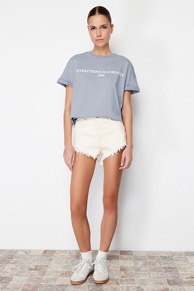 Trendyol Collection Šedá 100% bavlna Slogan Potištěný Uvolněný/široký uvolněný střih Pletené tričko TWOSS19GH0034