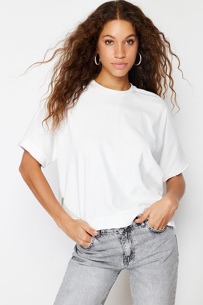 Trendyol Collection Ecru 100% bavlna Střih a rozparek Detailní oversize/pohodlný střih Pletené tričko TWOSS24TS00027
