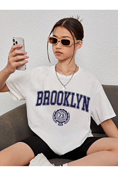 BYMEER تي شيرت أبيض كبير الحجم مطبوع عليه بروكلين أزرق للأطفال للجنسين