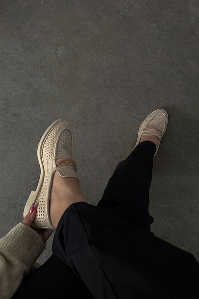 SHOEBELLAS Дамски мокасини Pensa, бежови, с дупка и детайли от кожа