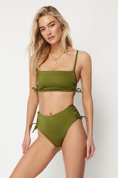 Trendyol Collection Khakifarbene Hipster-Bikinihose mit hoher Taille und hoher Taille TBESS22BA0044