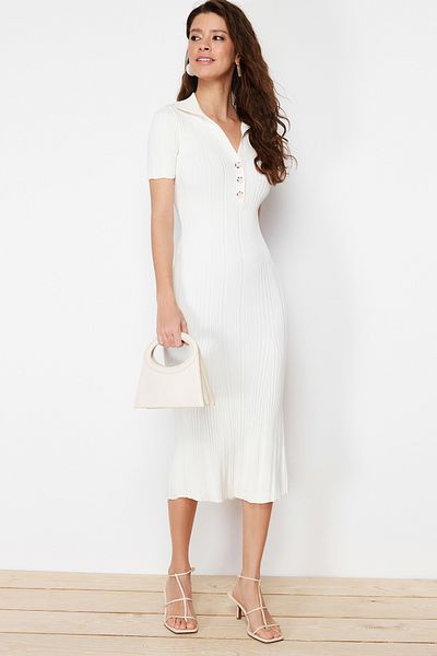 Trendyol Collection Bone Maxi-Strickkleid mit Polokragen TWOSS24EL00282