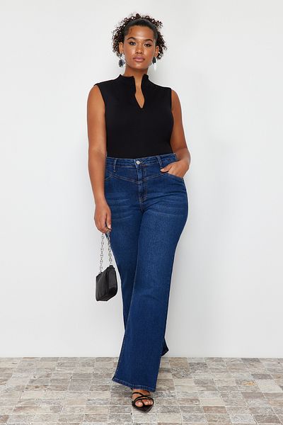 Trendyol Curve Blaue Jeans mit hoher Taille und bequemer Nähte und ausgestellter Passform TBBSS24CJ00003