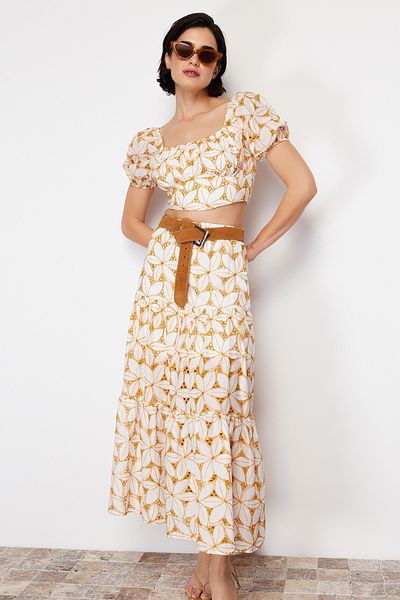 Trendyol Collection Beige Premium Brode Balloon Sleeve Crop Woven Blouse Twoss24Bz00235