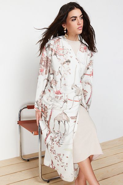 Trendyol Modest Beige gemusterte zweireihige lange gewebte Abaya-Mütze &amp; Ferace TCTSS24KF00008