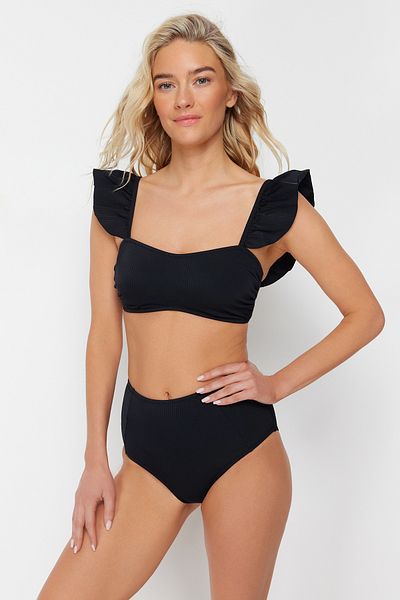 Trendyol Collection Schwarzes Bralet-Rüschen-strukturiertes Hipster-Bikini-Set mit hoher Taille TBESS22BT0049