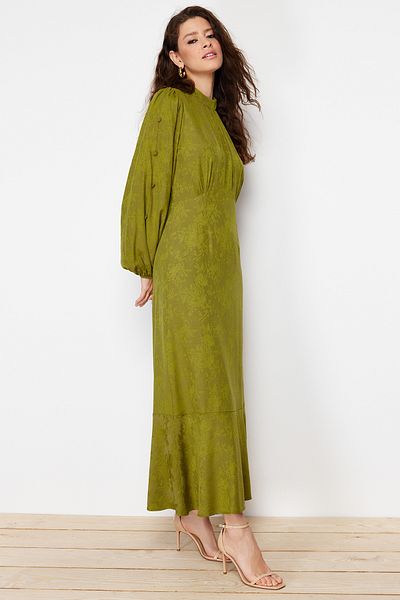 Trendyol Modest Khakifarbenes Jacquard-Kleid mit Blumenmuster TCTSS24EB00064