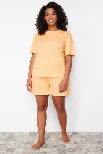 Trendyol Curve Orangefarbenes Pyjama-Set aus Strick mit Herzmuster TBBSS24AI00025