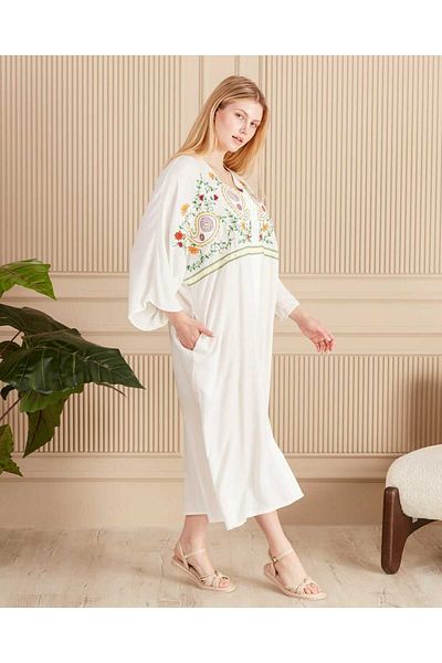 Eceyaman moda Women White Paisley Pattern Embroidery Maxi Plus Size Dress