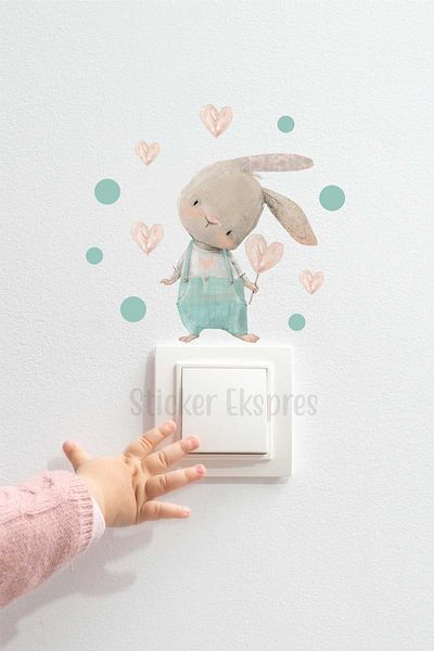 Sticker Ekspres Autocolant pentru priză Rabbit în salopetă verde P5