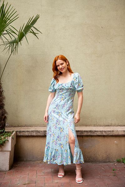 Sue Store Rochie albastră cu mânecă cu balon cu fantă florală