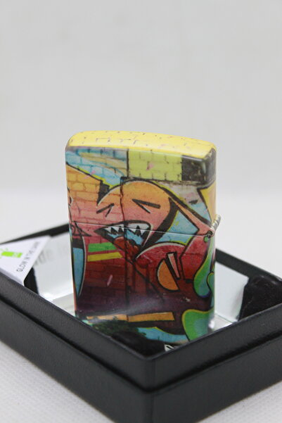 Zippo ZİPPO 49193 STREET GRAFFITI DESIGN 360 KAPLAMA KARANLIKTA PARLAYAN PREMIUM CAKMAK