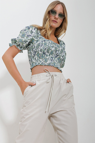 Trend Alaçatı Stili Dámská zeleno-bílá čtvercový límec s melounovým rukávem elastická plátěná halenka ALC-X11651