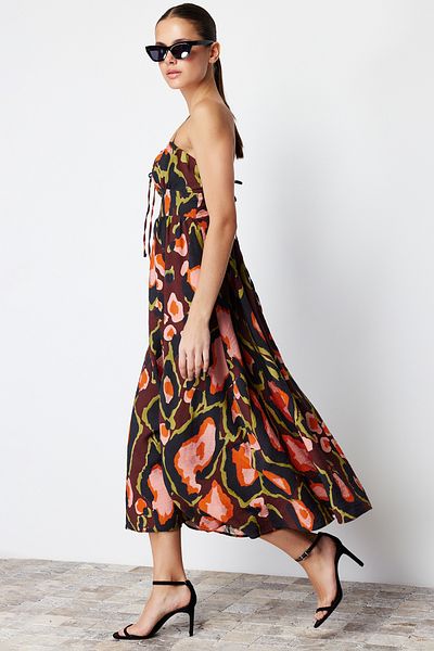 Trendyol Collection Hnědé květinové maxi tkané šaty bez zad TWOSS24EL00237