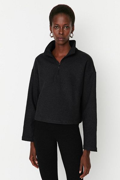 Trendyol Collection Anthrazitfarbenes Thessaloniki/Strickoptik-Sweatshirt mit Reißverschlusskragen und normaler Passform, TWOAW22SW0732