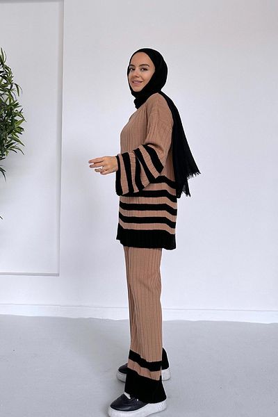 Ka Hijab Double Color Striped Hijab Knitwear Set - Camel