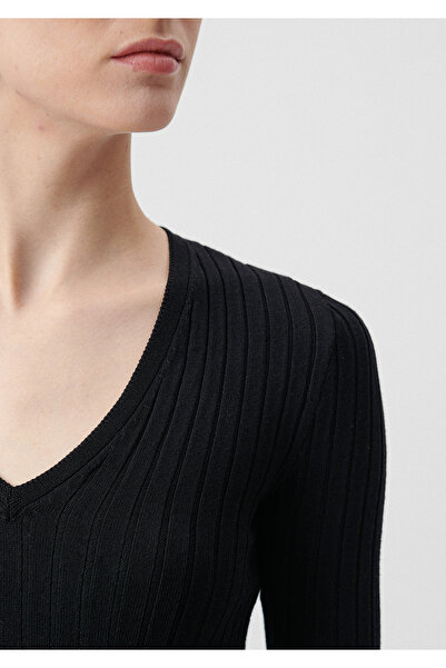 Mavi Tricotaj negru cu decolteu în V Croială 1710300-900