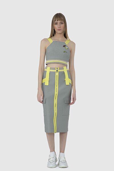 GIZIA SPORT Neon Bant Ve Nakış Detaylı Bej Crop Top