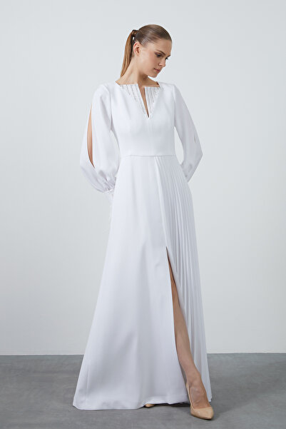 GİZİA İşleme Ve Tüy Detay Kol Yırtmaçlı Eteği Asimetrik Ekru Elbise