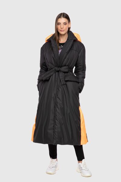 GİZİA Kuşak Bağlama Detaylı Uzun Siyah Şişme Mont
