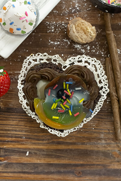 Lilac Home Τεχνητή διακοσμητική τούρτα σοκολάτας