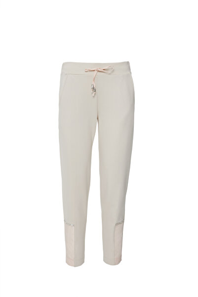 GIZIA SPORT Arka Beli Lastikli Bağ Ucu Taşlı Bej Pantolon